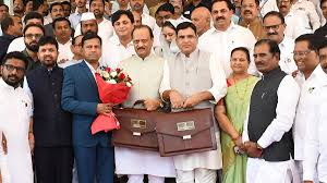 महाराष्ट्र सरकार ने पेश किया 7.20 लाख करोड़ का बजट, क्या रही प्रमुख घोषणाएं?