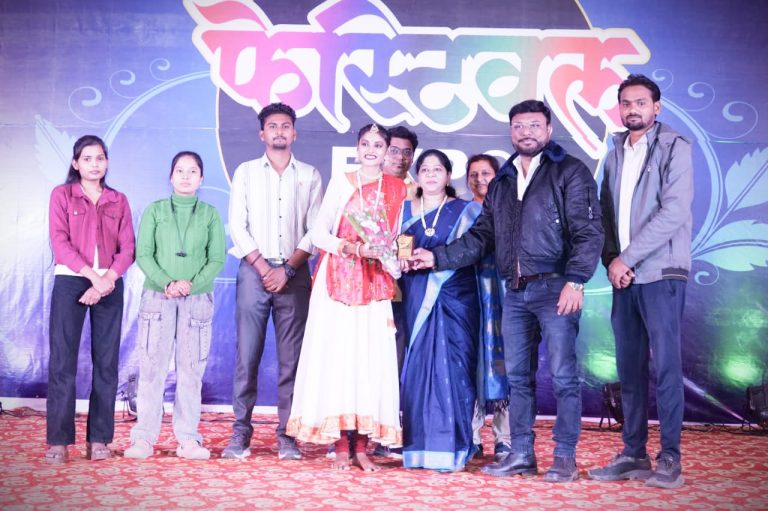 लायंस क्लब लेजेंड्स ने युवा कलाकारों के लिए एक प्लेटफॉर्म प्रदान किया है है – वरुणभाई पांडे