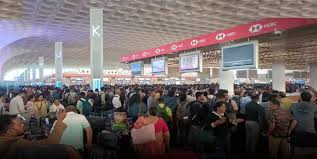 इंडिगो की 550 से ज़्यादा उड़ानें रद्द, हज़ारों यात्री फंसे; एयरपोर्ट पर मची अफरा-तफरी